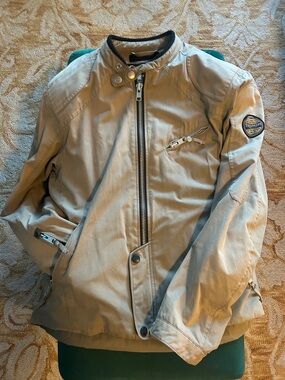 Official TRIUMPH motorcycle jacket size 48 (XL) back, shoulder & elbow pads
